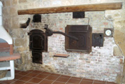 Puertas del antiguo horno